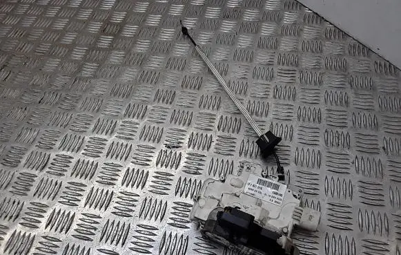 Audi A6 S6 C6 4F Front door lock 4F1837016