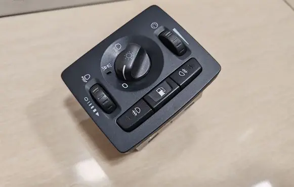 Volvo V50 Light switch 30669736