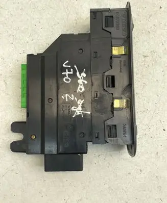Volvo V70 Electric window control switch 8682949 02W20E MD204100079