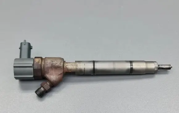 KIA Venga Fuel injector 0445110320 338002A900