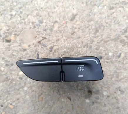 Ford Kuga II Windscreen/window heater switch AM5T18C621AC