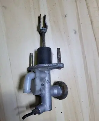 Nissan Almera Tino Master brake cylinder