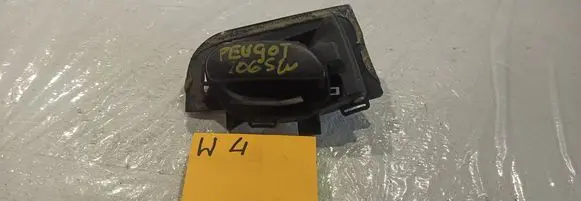 Peugeot 206 Front door interior handle 