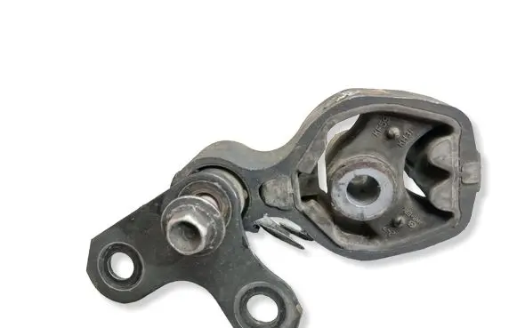 Mazda 6 Engine mount bracket 