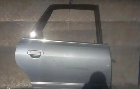Audi A8 S8 D2 4D Rear door