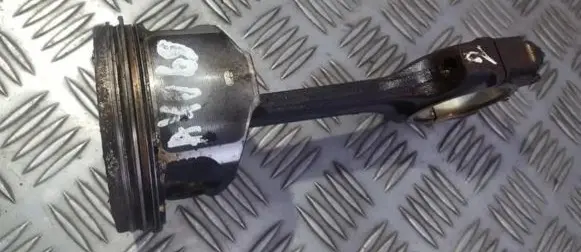 Citroen Xsara Picasso Piston with connecting rod 30034 3003.4