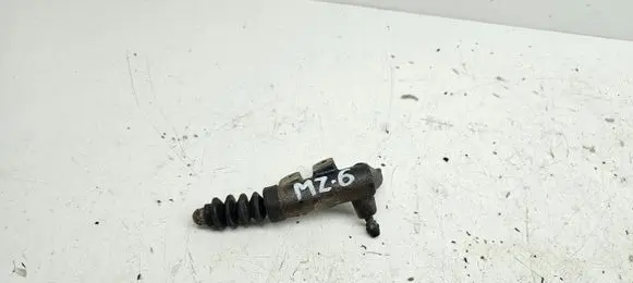 Mazda 6 Clutch slave cylinder 