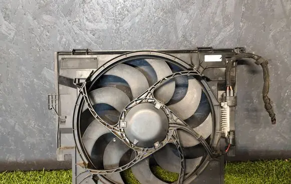 Electric radiator cooling fan