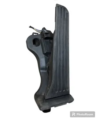 Volkswagen PASSAT B6 Accelerator throttle pedal 1K1721503L