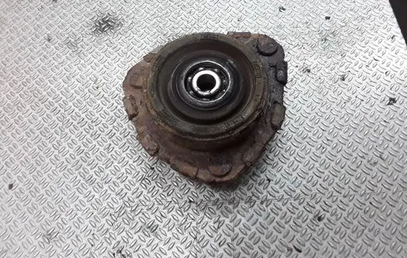 Toyota Avensis T220 Front upper strut mount 