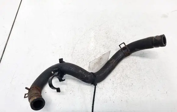 Engine coolant pipe/hose