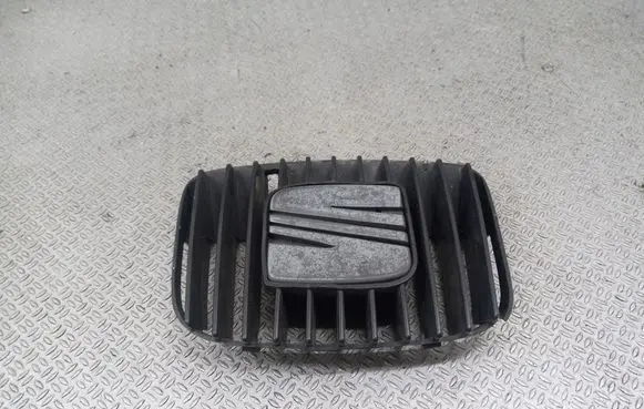 Seat Toledo II (1M) Front bumper upper radiator grill