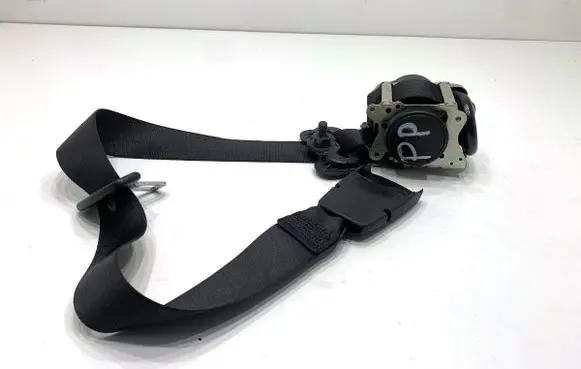 BMW 2 F45 Front seatbelt