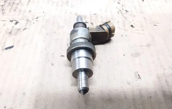 Toyota Avensis T250 Fuel injector 2371026010