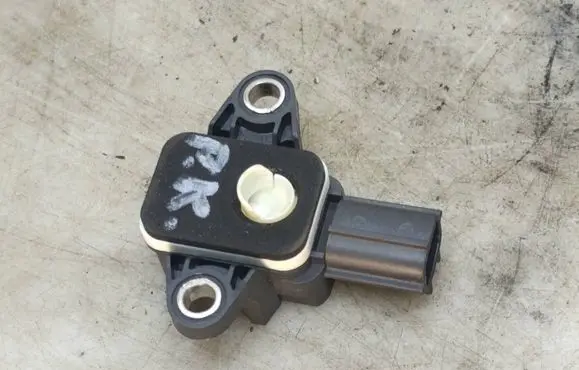 Seat Exeo (3R) Airbag deployment crash/impact sensor 8P0955557