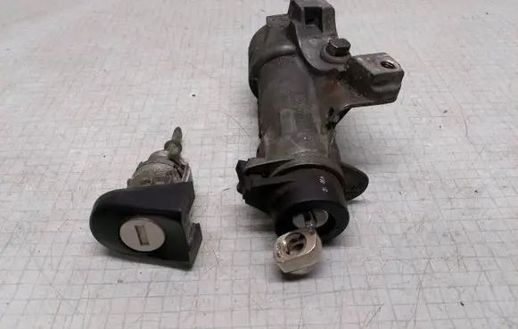 Volkswagen Transporter - Caravelle T5 Ignition lock 4B0905851C