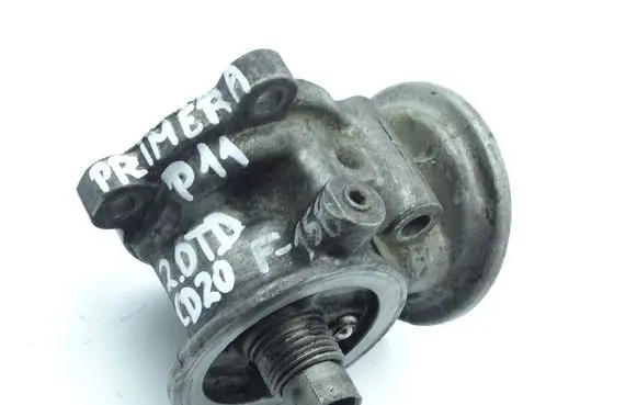 Nissan Primera Oil filter mounting bracket