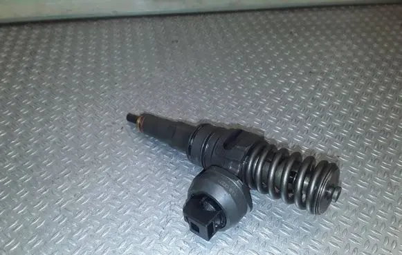 Seat Ibiza III (6L) Fuel injector 038130073AG 0414720215
