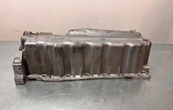 Volkswagen PASSAT B6 Oil sump 03G103603 V200