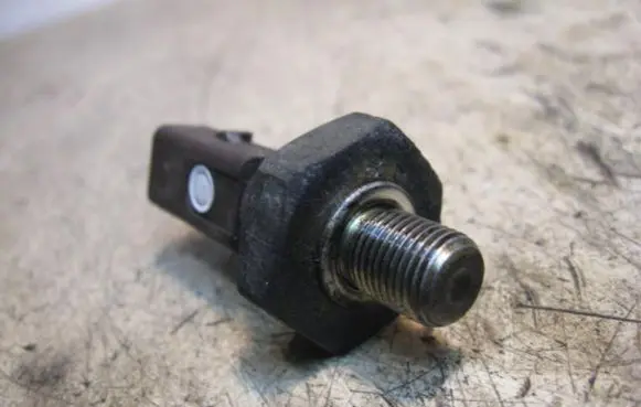 Skoda Octavia Mk1 (1U) Oil pressure sensor FEPPA66F30