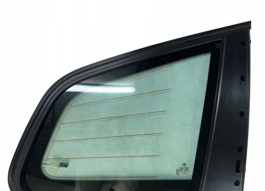 BMW X3 E83 Sliding door window/glass 3413908