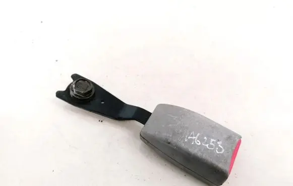 Mazda Premacy Rear seatbelt buckle