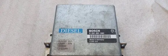 BMW 5 E34 Engine control unit/module 0281001080 2242213