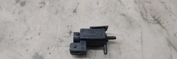 BMW 5 F10 F11 Vacuum valve 702318010