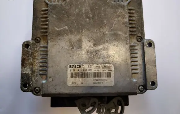 Renault Megane II Engine control unit/module 0281011030 8200218613
