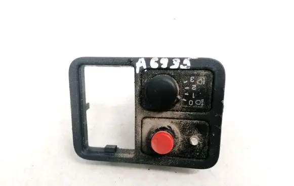 Nissan Almera N16 Headlight level height control switch