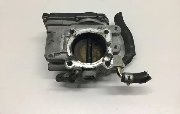 Toyota Avensis T250 Throttle valve 2203028050