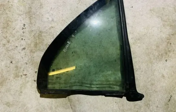 Opel Omega B1 Rear vent window glass 