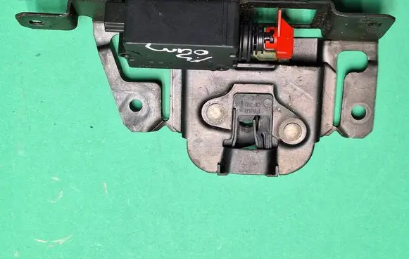 BMW X3 E83 Tailgate/trunk/boot lock/catch/latch 51247057364