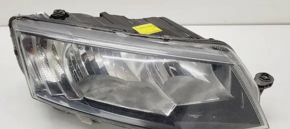 Skoda Octavia Mk3 (5E) Headlight/headlamp 5E1941016
