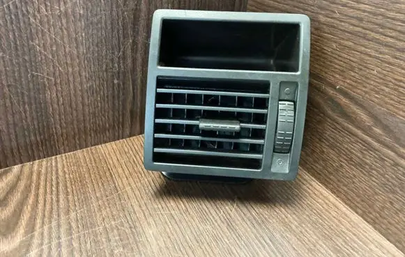 Volkswagen Transporter - Caravelle T5 Dashboard side air vent grill/cover trim 7H1819204C