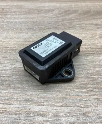 BMW 5 E60 E61 ESP acceleration yaw rate sensor 6758750 0265005266