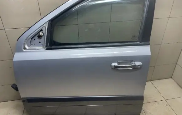 KIA Sorento Front door