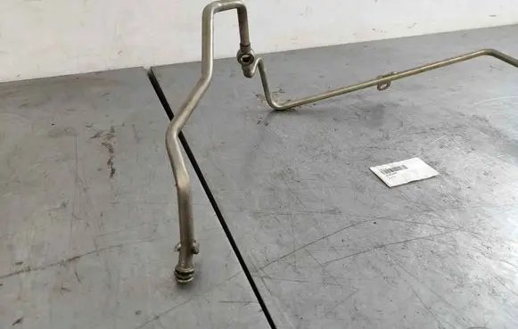 Volvo XC60 Oil cooling pipe 31452698 32140033 32140070