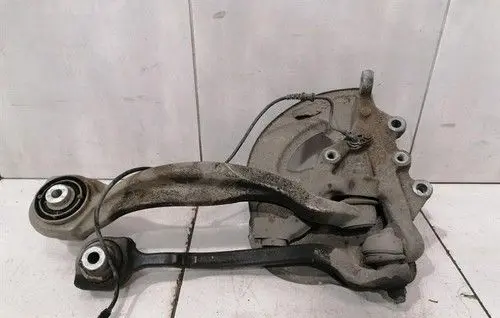 Mercedes-Benz E W212 Front wheel hub A2123300220