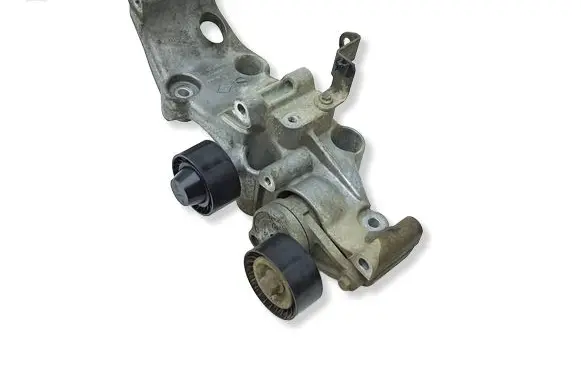 Nissan Navara D23 Generator/alternator bracket 117107563R