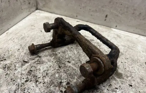 Hyundai Santa Fe Brake caliper pad carrier rear 