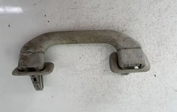 Mercedes-Benz CLS C219 Front interior roof grab handle A16338100051