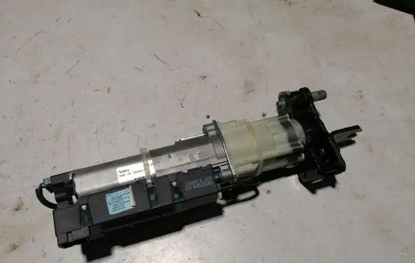 Volkswagen PASSAT B7 Tailgate hydraulic pump motor 3C9907441 3AF827383A