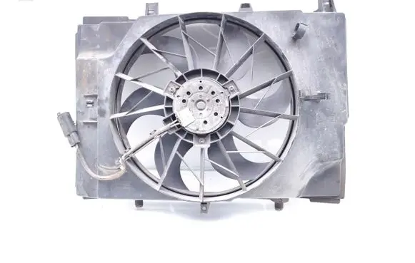 Radiator cooling fan shroud