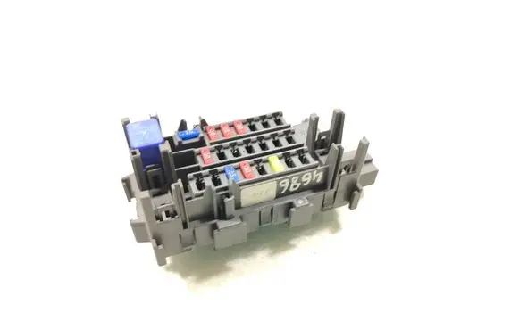 Nissan Note (E12) Fuse module