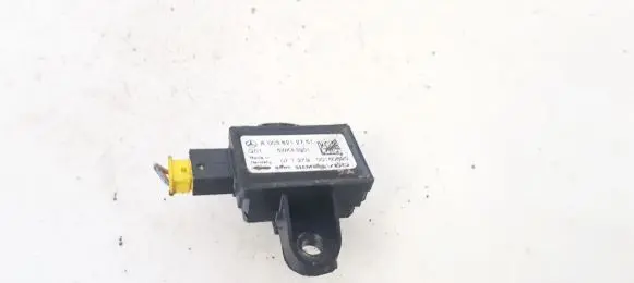 Mercedes-Benz S W221 Airbag deployment crash/impact sensor A0038212751 5wk43901