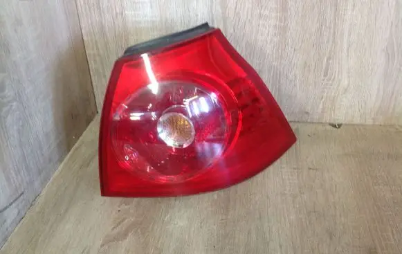 Volkswagen Golf V Rear/tail lights