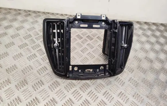 Volvo XC60 Dash center air vent grill 31417742 31477274 31477275