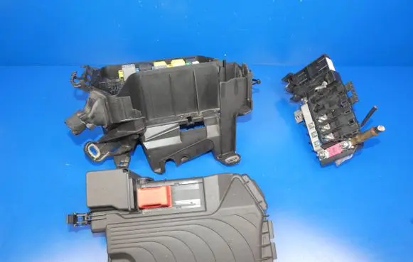 Mercedes-Benz B W246 W242 Fuse box set A2465400024
