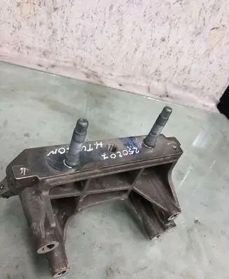 Hyundai Tucson IV NX4 Generator/alternator bracket 